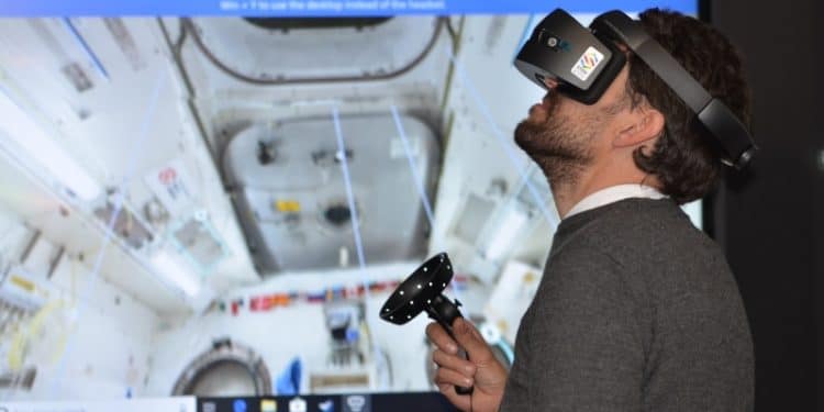 What is metaverse and why do businesses need to adapt it?