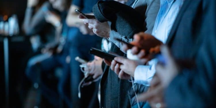 Why Online Entertainments Become More Popular In the UK