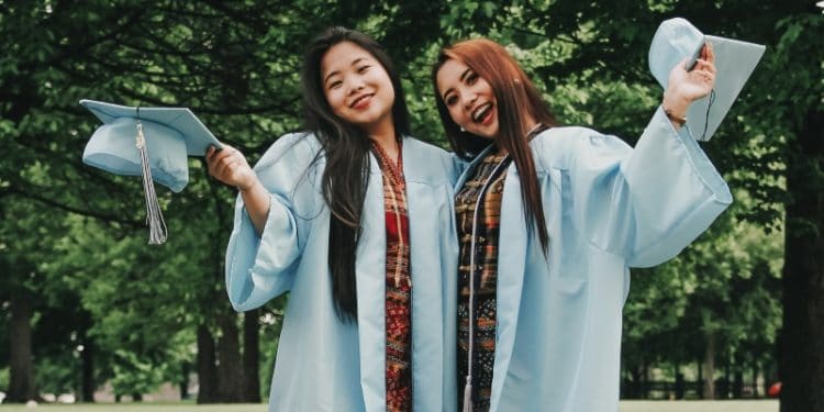 Graduation Bracelets: Perfect Gift for the Perfect Achievement