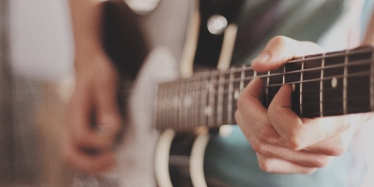 How Can You Spot A Fake Gibson SJ-200?