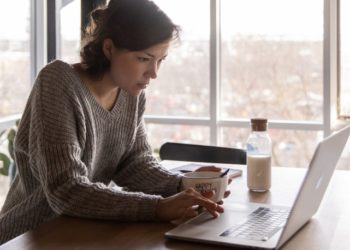 10 Jobs Abroad for English Speakers You Can Find Immediately