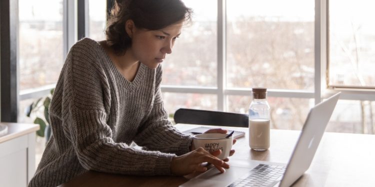10 Jobs Abroad for English Speakers You Can Find Immediately