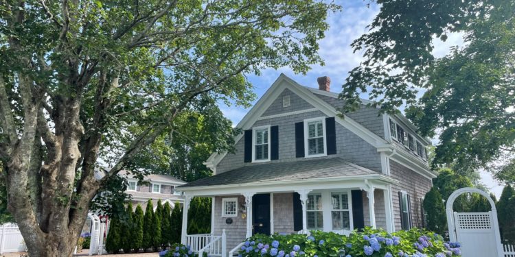 7 Ways to Make Your Front Yard Look Good