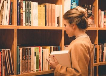 8 Pros and Cons of studying in the UK and how to do it