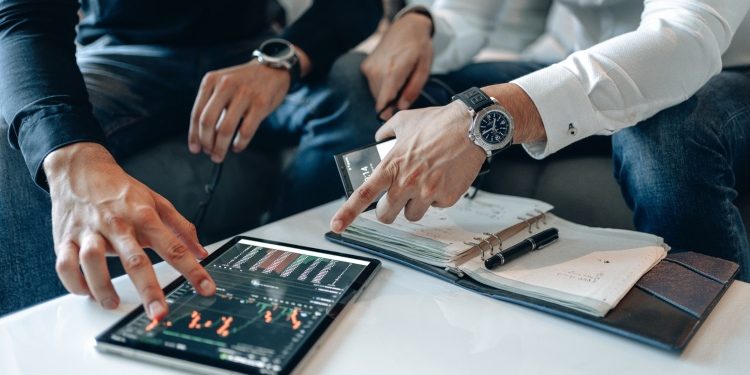 What’s the Difference Between a Crypto Broker and an Exchange?