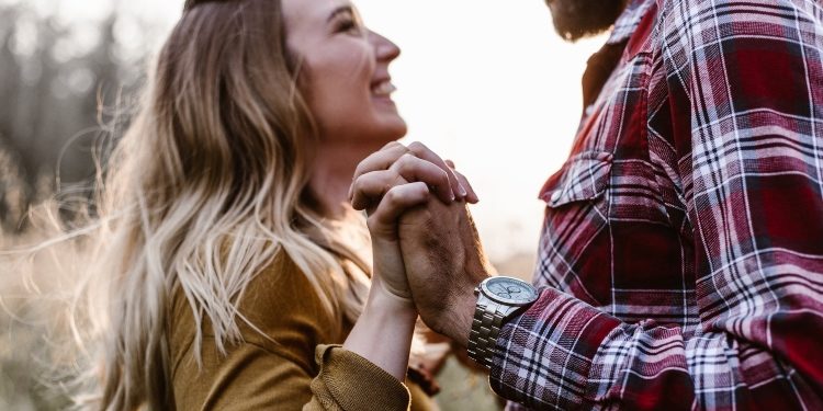 5 Business Tips to Make Money with Your Dating Site