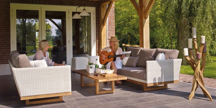 Outdoor Living: How To Expand Your Indoor Living Space To The Outdoors