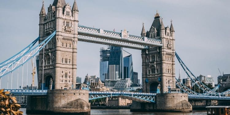 The pros and cons of student life in London