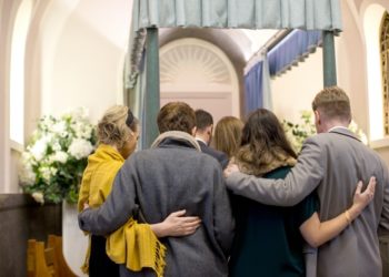 The Pros and Cons of Funeral Plans