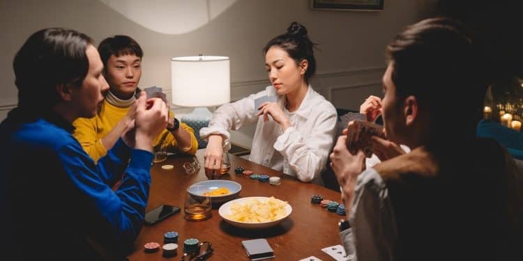 What’s the Difference Between Poker and Casino Poker?
