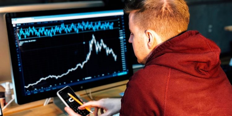 How to become a professional position trader in the United Kingdom