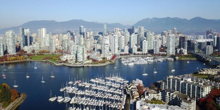 Leaving the UK: 4 Tips for an Easy Life Abroad