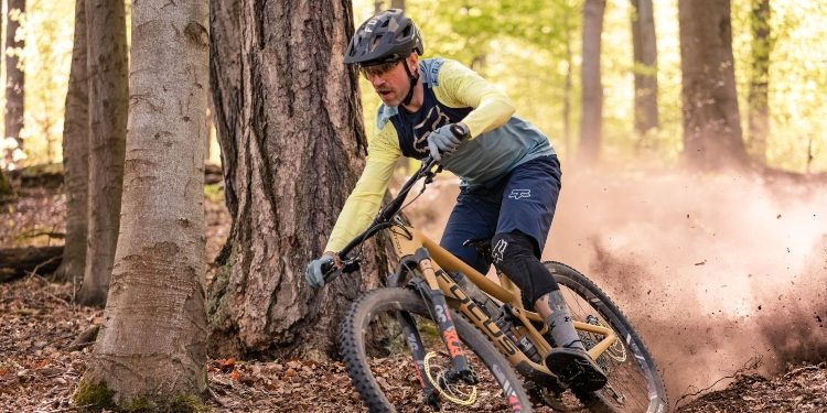 Full-Suspension Mountain Bike: Definition, Unique Features and Advantages