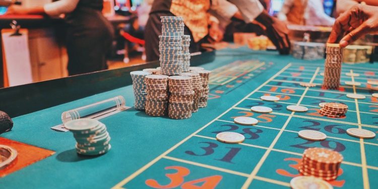 Main differences between online casinos and traditional ones