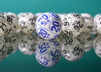 Physical Bingo vs Online Bingo: Which to Play at in 2023?