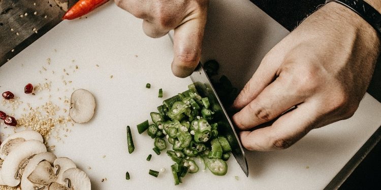 Signs It’s Time for Your Restaurant To Upgrade the Commercial Refrigerator