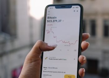 The Mainstreaming of Cryptocurrencies – How Digital Assets are Changing the Investment Landscape