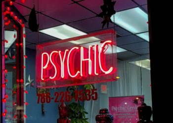 Psychic Reading Vs Psychic Medium Reading – What’s the Difference?