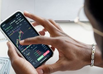 An Overview of Decentraland’s Governance and Community-driven Development