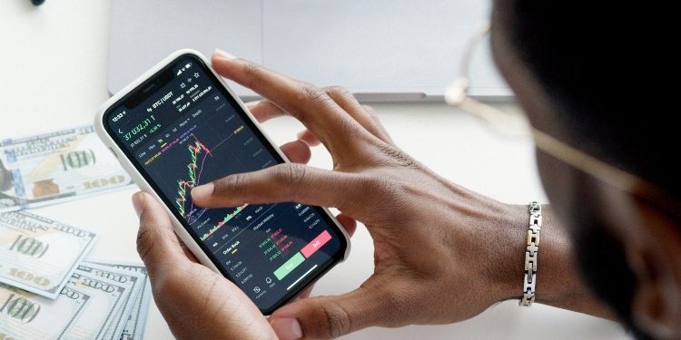 An Overview of Decentraland’s Governance and Community-driven Development