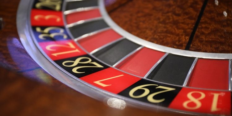 The Pros and Cons of Claiming Casino Bonuses