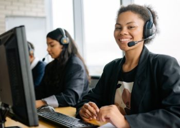 Advantages of Adopting Predictive Dialing Systems for Outbound Call Centers