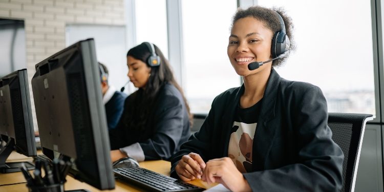 Advantages of Adopting Predictive Dialing Systems for Outbound Call Centers