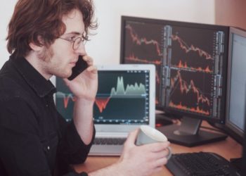 Buy Limit vs Buy Stop: Which One Better Suits Your Strategy