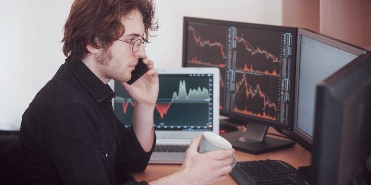 Buy Limit vs Buy Stop: Which One Better Suits Your Strategy