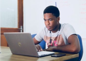 The Evolution of Academic Writing: Traditional vs. Digital Era