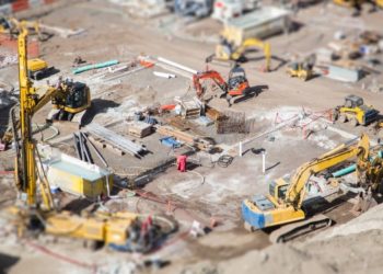 The Benefits of Hiring a Grab Lorry for Your Construction Project