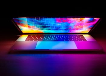 Live Dealer Games vs. Virtual Casinos: Which Offers a More Authentic Experience?