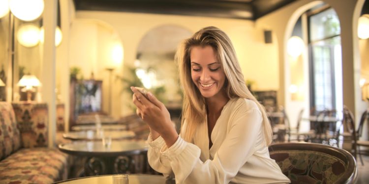 The Versatility of Blouses: From Casual to Corporate Chic