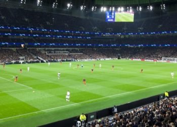 How much money do clubs make in the Champions League?