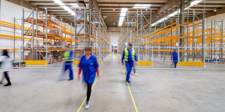 Selecting the Right Warehouse Management System – A Comprehensive Guide