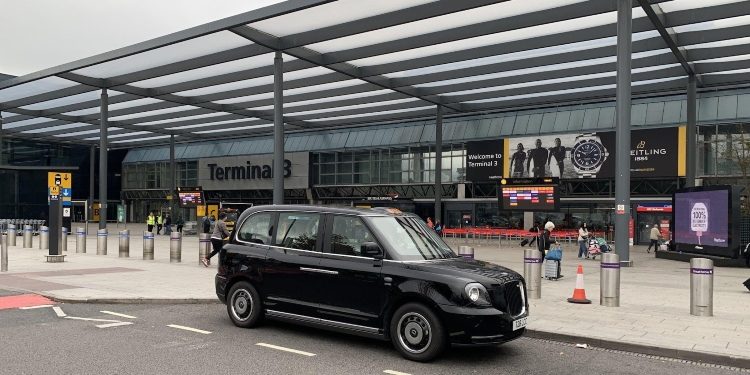 Navigating Taxi Services at Heathrow Airport