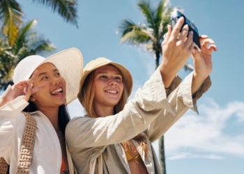 11 Tips To Save Money When Planning a Vacation