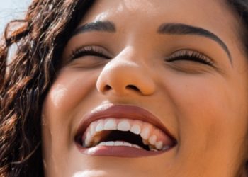 5 Best Teeth Whitening Strips Recommended by Top Dentists of UK