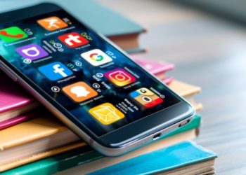 Mobile Evolution and Its Ripple Effect on Industries and Online Pokies in 2024