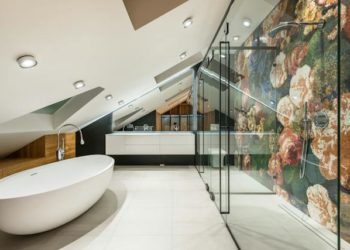 The Aesthetic & Practical Benefits of Glass Shower Screens in Wet Rooms