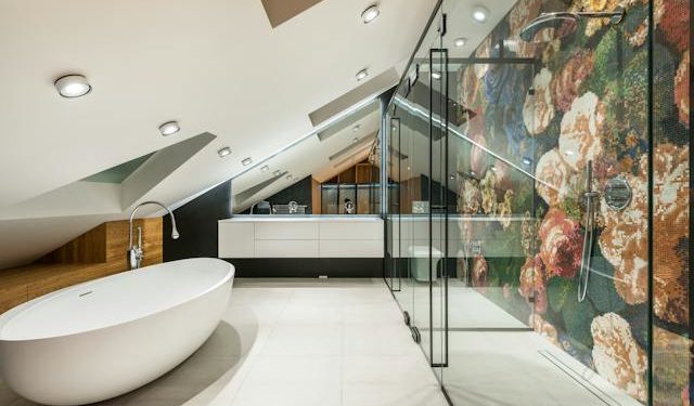 The Aesthetic & Practical Benefits of Glass Shower Screens in Wet Rooms