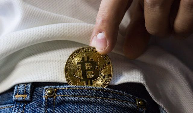 Planning on accepting Bitcoin in a Restaurant? Pros & Cons to watch out for