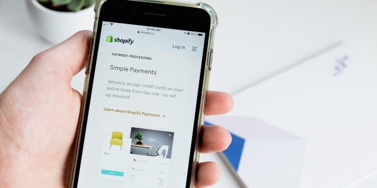 Migrating BigCommerce to Shopify in 2024: A Comprehensive Guide