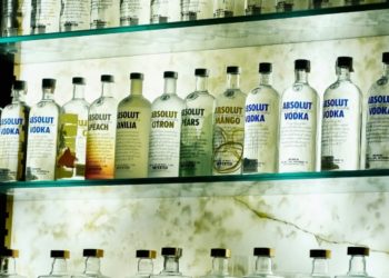 Glass packaging: sustainability, performance and quality