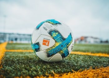 How Technology Is Changing the Fan Experience in Sports