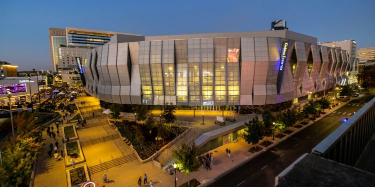 The Spotlight Effect: Ensuring Your Company Stands Out At B2B Events