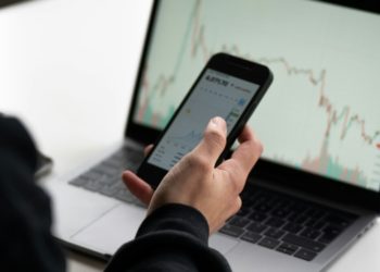 The Dynamic Investor’s Guide to Cryptocurrency: Strategies for a Rapidly Evolving Market