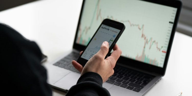 The Dynamic Investor’s Guide to Cryptocurrency: Strategies for a Rapidly Evolving Market