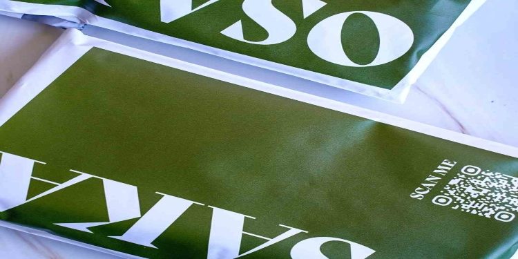 Standing Out in Style: How Custom Poly Mailers and Imprints Elevate Your Brand Presence