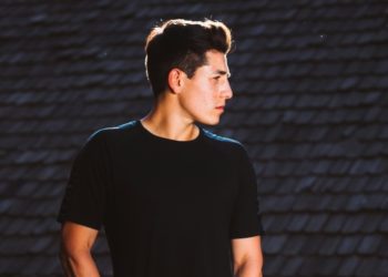 Embrace Nostalgia with Vintage Men’s T-Shirts this Summer